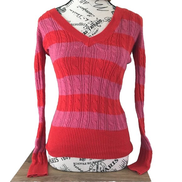 Vintage American Eagle Outfitters Y2K V-Neck Sweater in Red and Pink - Picture 2 of 9